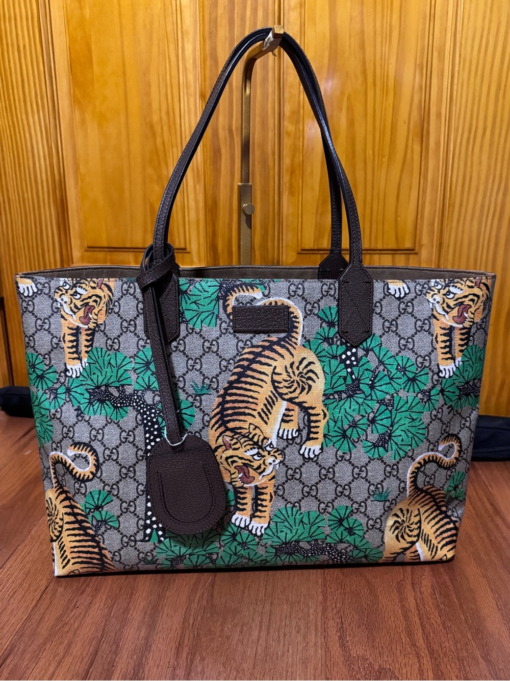 Gucci Brown/Beige/Green Tiger Print GG Supreme Tote mm size